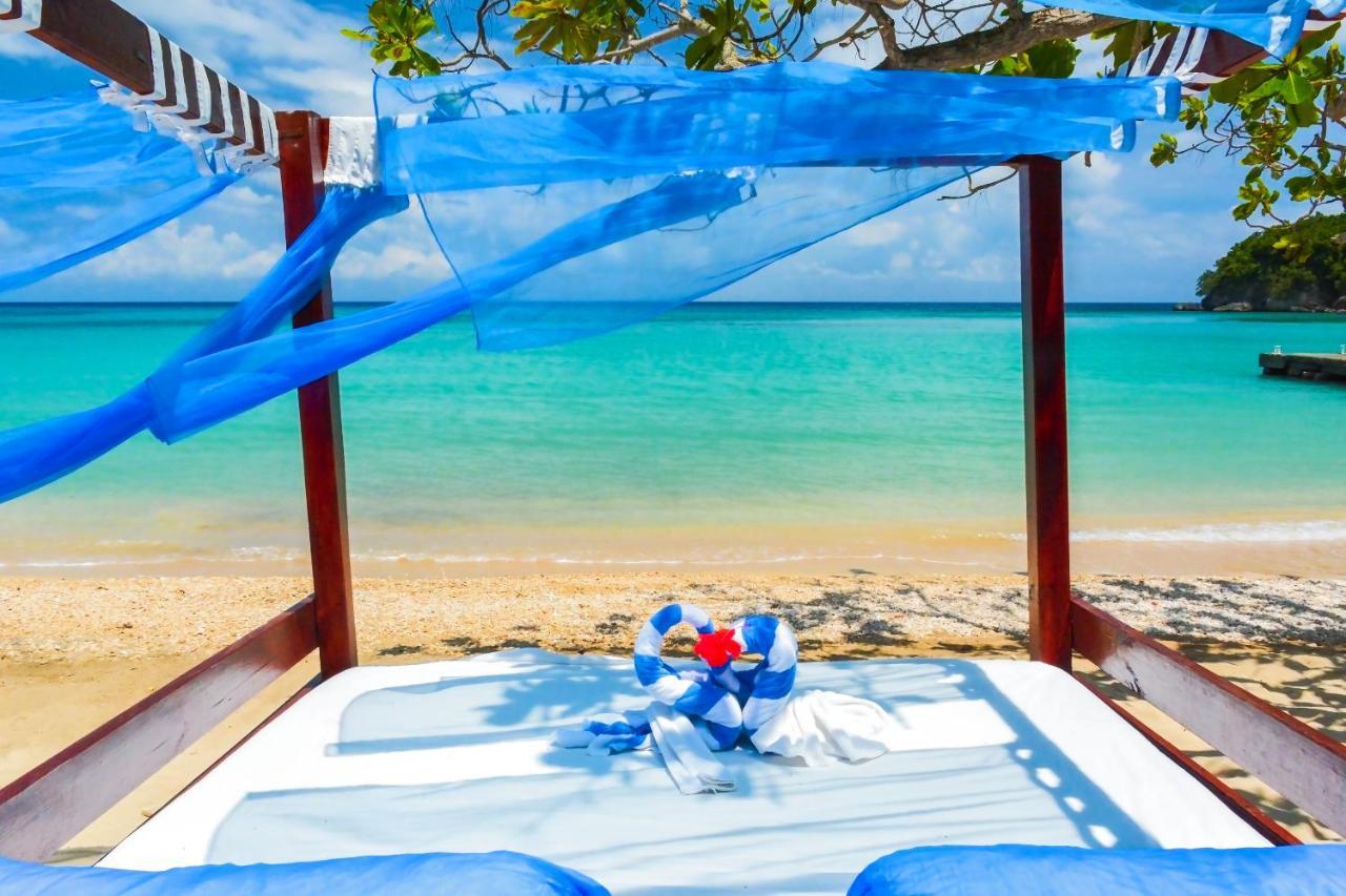 Sand And Tan Beach Hotel Очо Риос Екстериор снимка