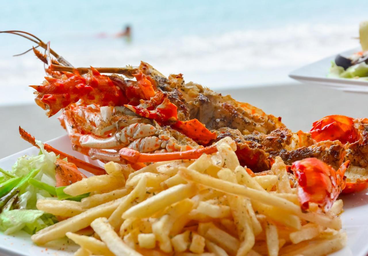 Sand And Tan Beach Hotel Очо Риос Екстериор снимка