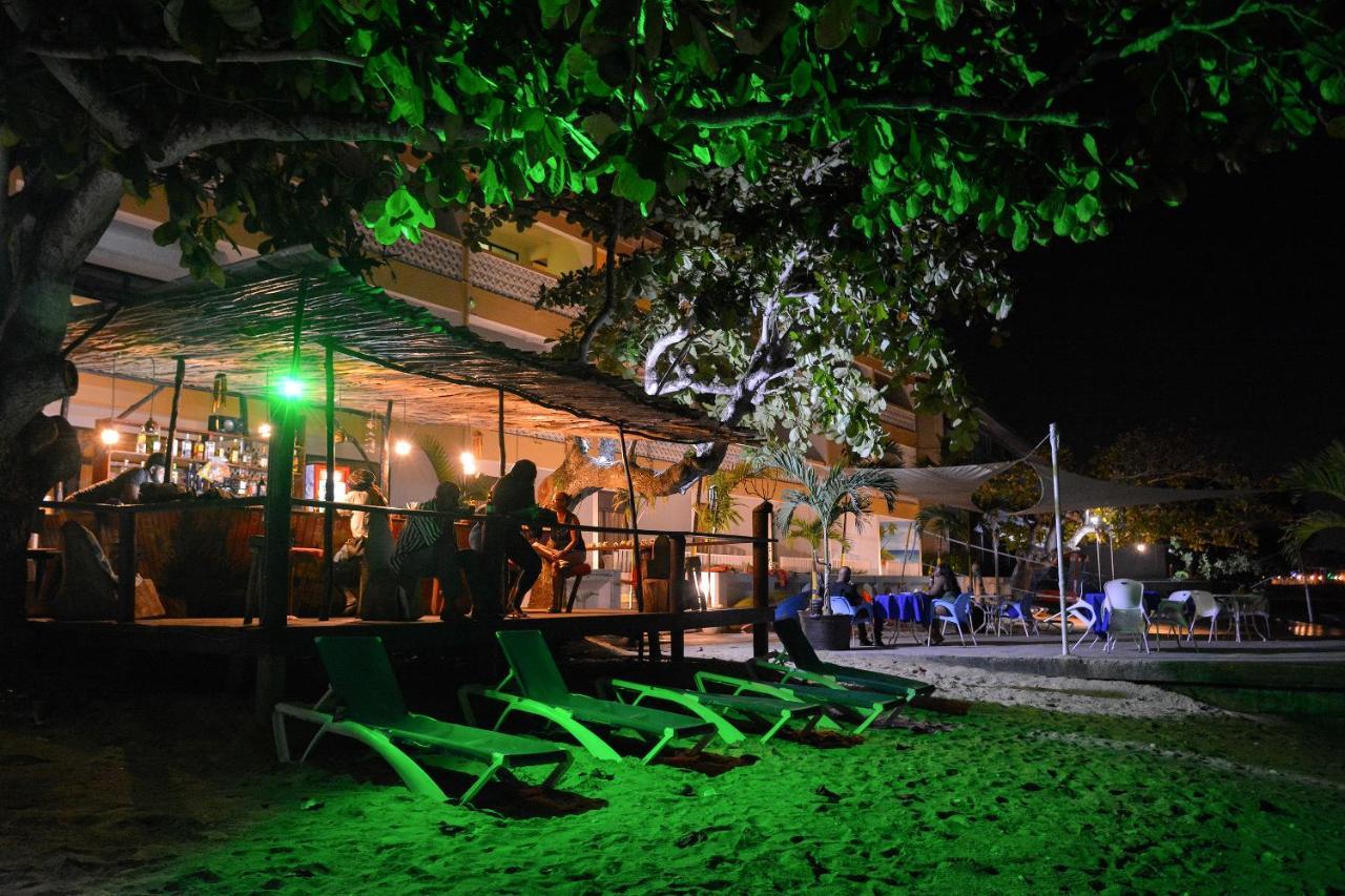 Sand And Tan Beach Hotel Очо Риос Екстериор снимка