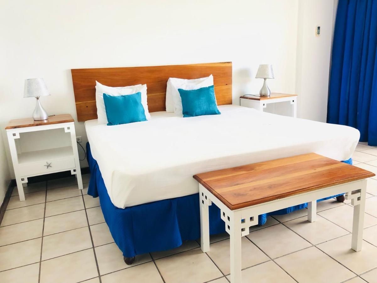 Sand And Tan Beach Hotel Очо Риос Екстериор снимка