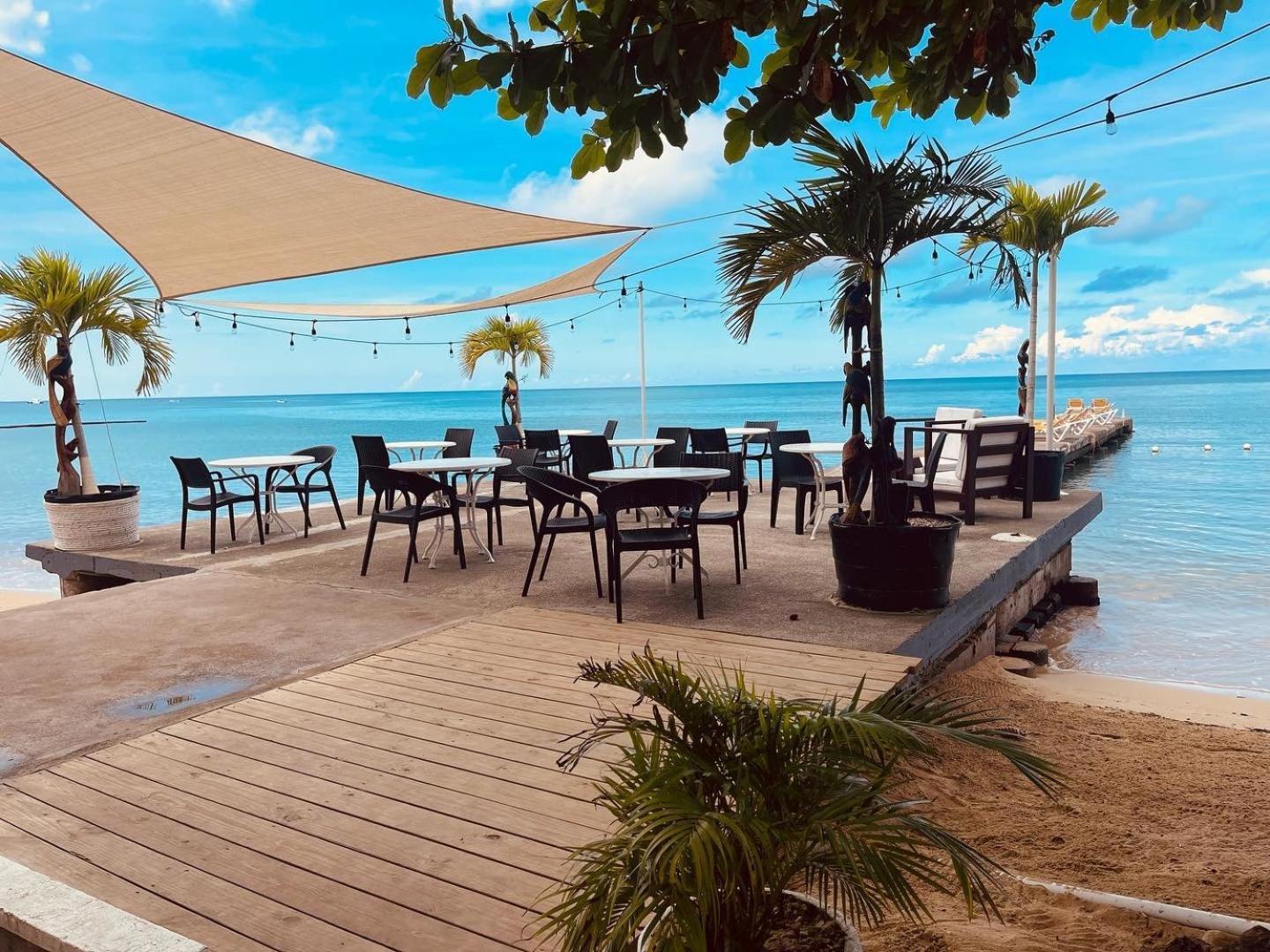 Sand And Tan Beach Hotel Очо Риос Екстериор снимка